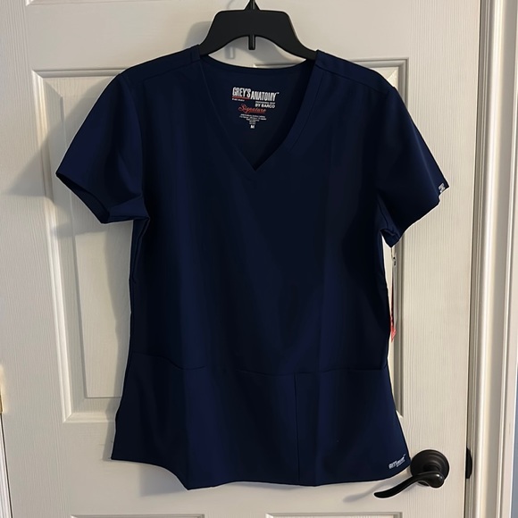 NWT Women’s Grey’s Anatomy Scrub Top - Picture 2 of 6